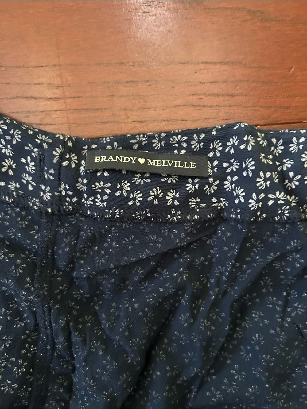 Brandy Melville Genevieve Wrap Mini Skirt Blue with White floral one size - Picture 6 of 9